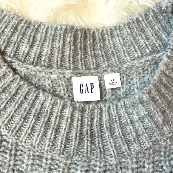 Gap Wooly Grey Sweater - Picture 3 of 5